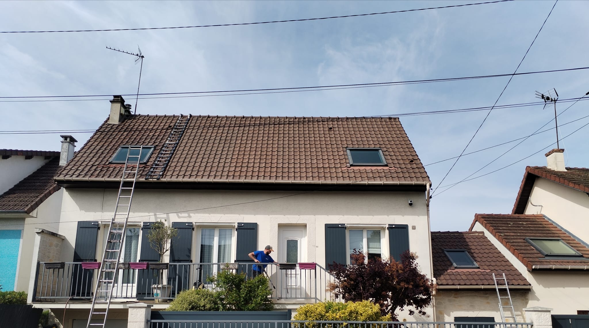 Nettoyage de la toiture, application de résine colorée avec hydrofuge à Gagny, photo 2
