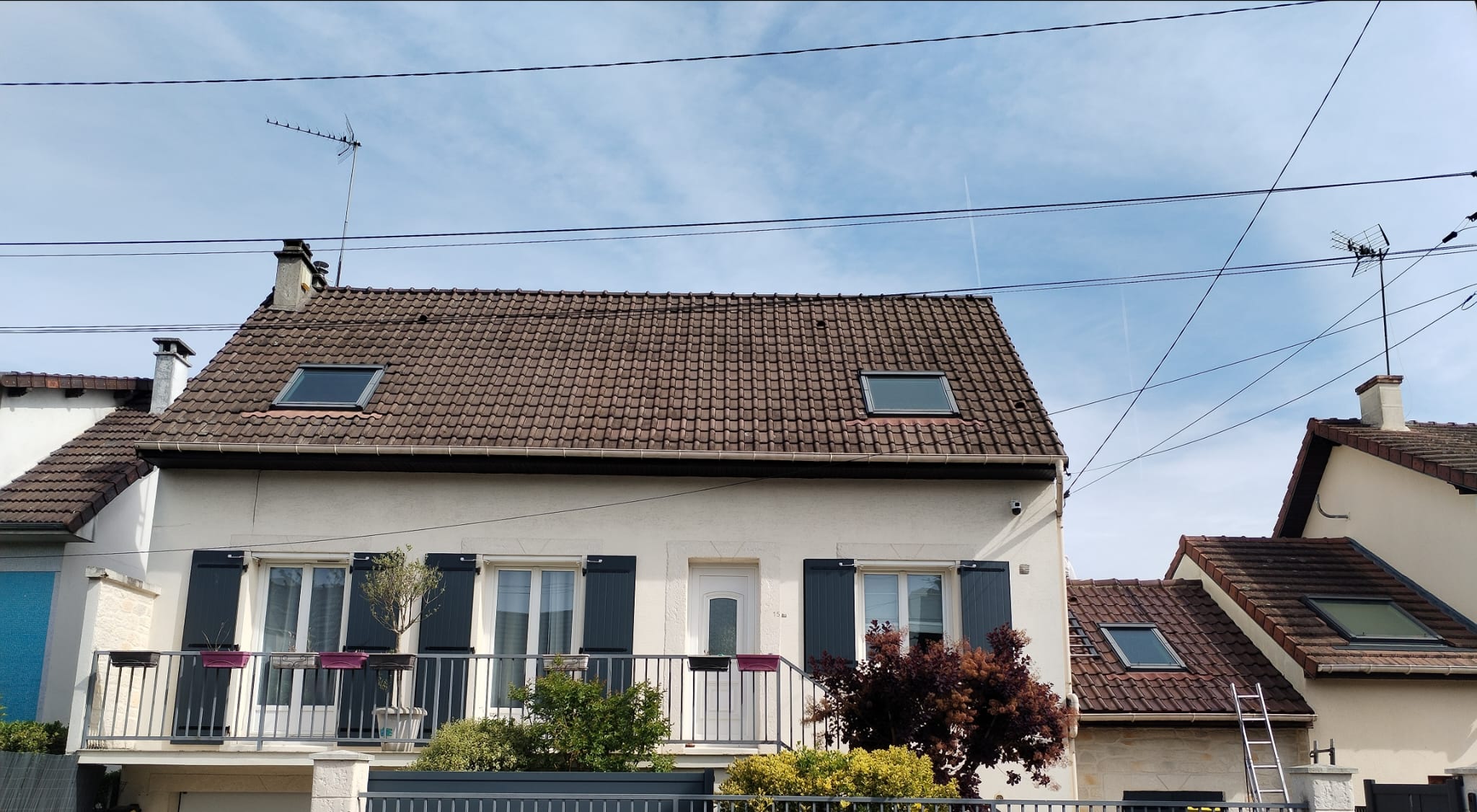 Nettoyage de la toiture, application de résine colorée avec hydrofuge à Gagny, photo 3