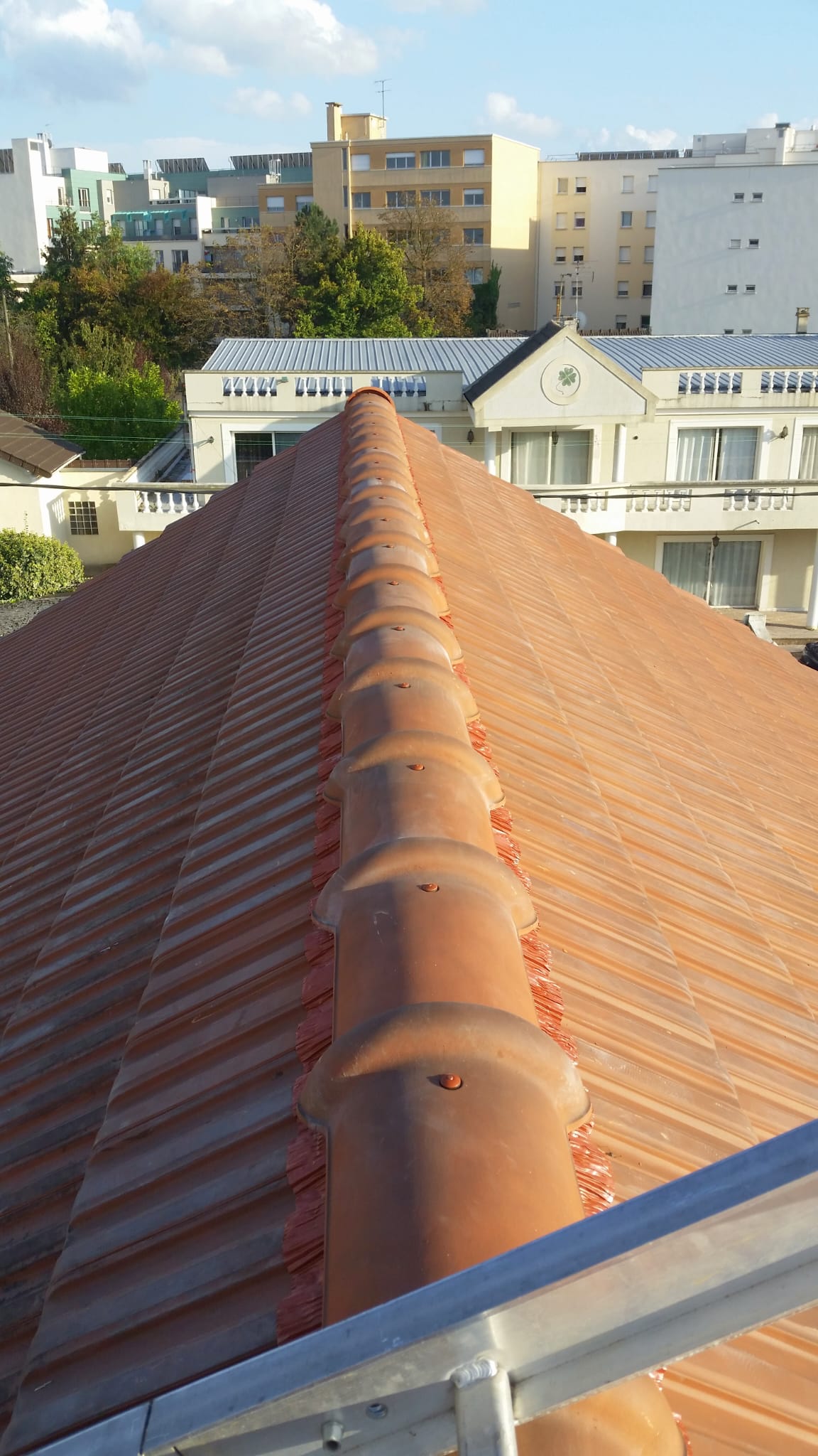 Rénovation d'une toiture en tuiles mécaniques, chantier de Livry-Gargan