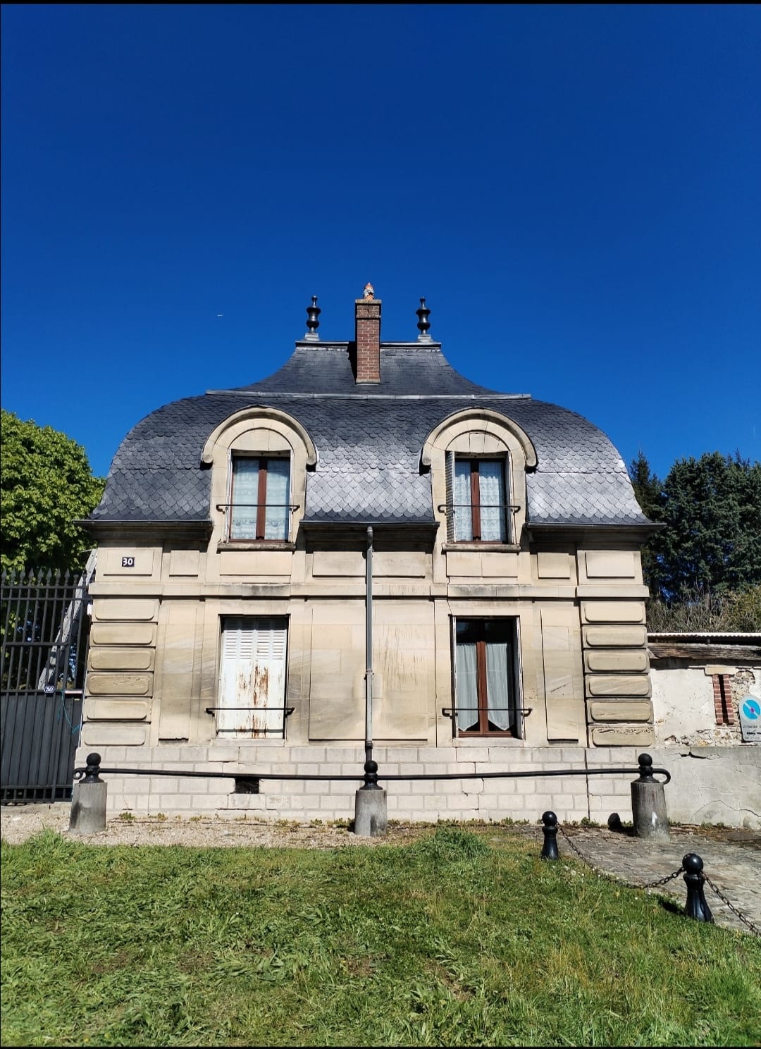 Rénovation de toute la toiture en ardoise à Pomponne, après travaux