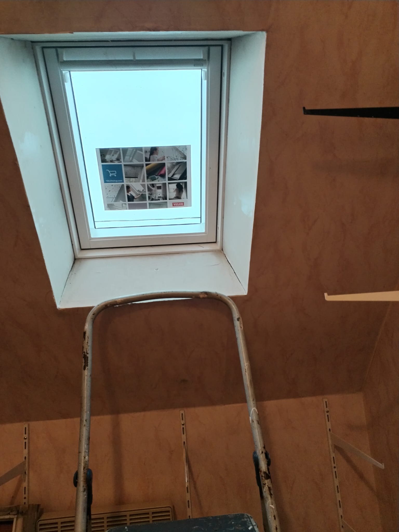 Dépose et remplacement de fenêtre de toit à Tremblay-en-France, photo 3